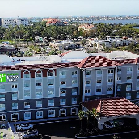 Holiday Inn Express & Suites - St. Petersburg - Madeira Beach, An Ihg Hotel Exterior foto