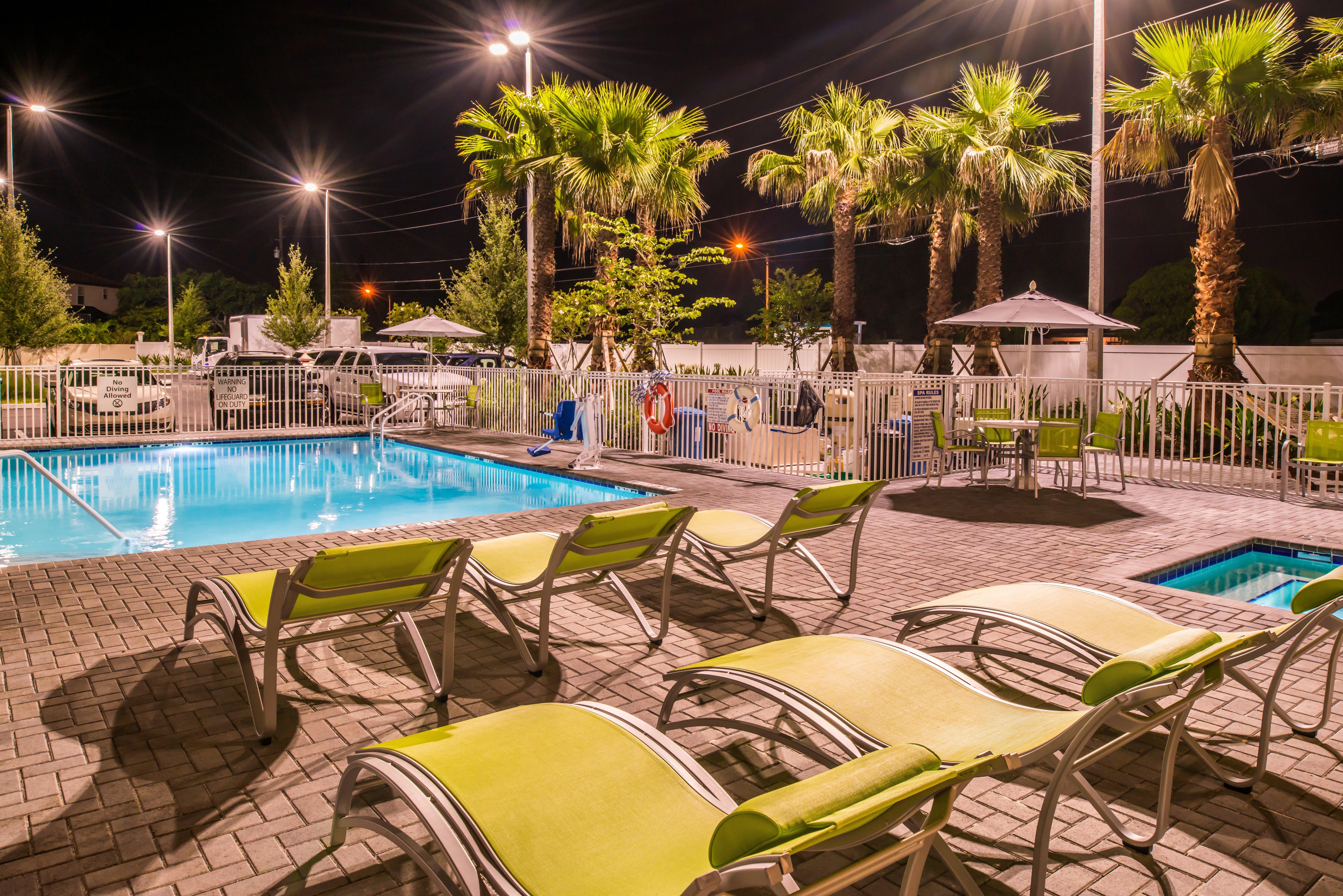 Holiday Inn Express & Suites - St. Petersburg - Madeira Beach, An Ihg Hotel Exterior foto