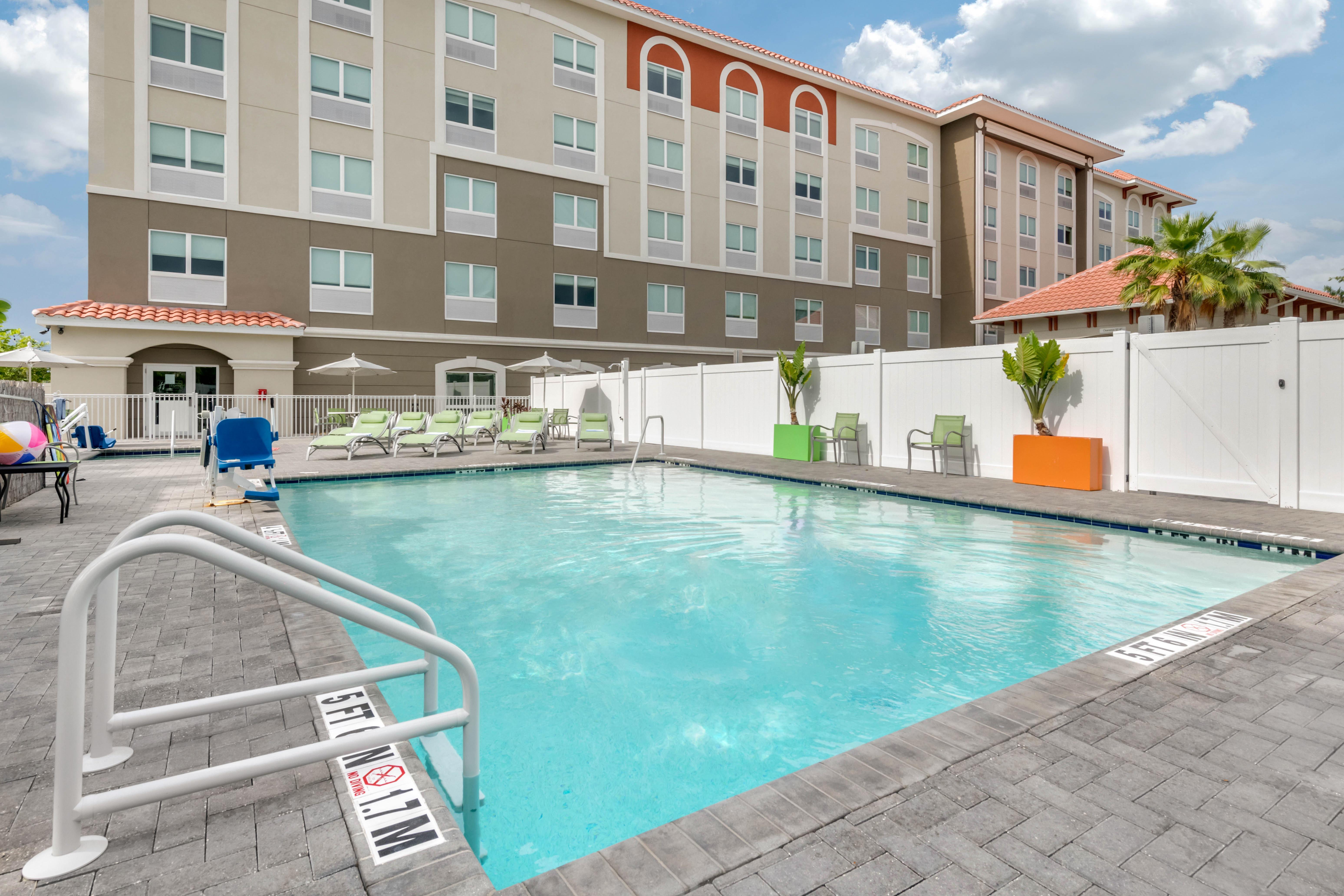 Holiday Inn Express & Suites - St. Petersburg - Madeira Beach, An Ihg Hotel Exterior foto