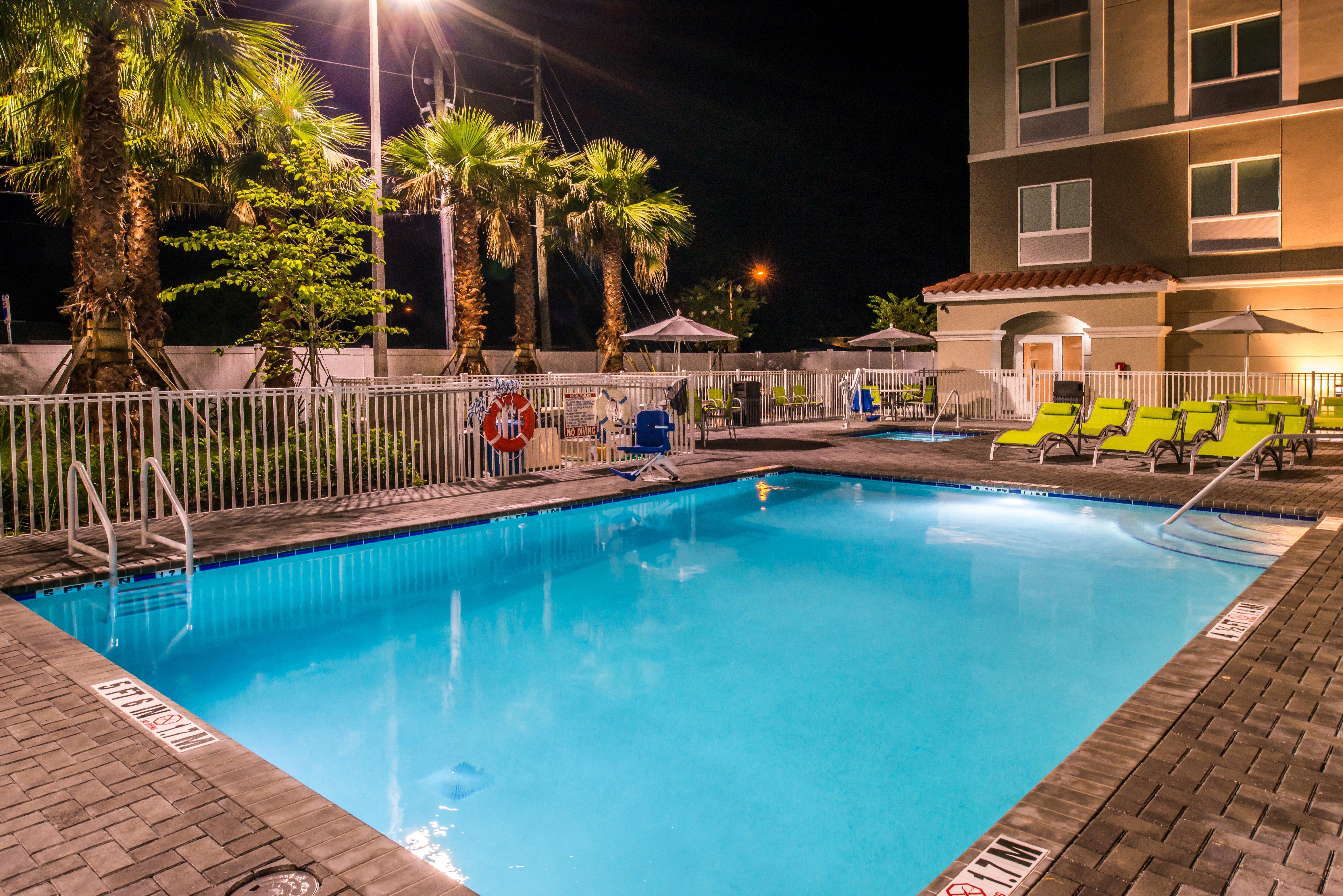 Holiday Inn Express & Suites - St. Petersburg - Madeira Beach, An Ihg Hotel Exterior foto