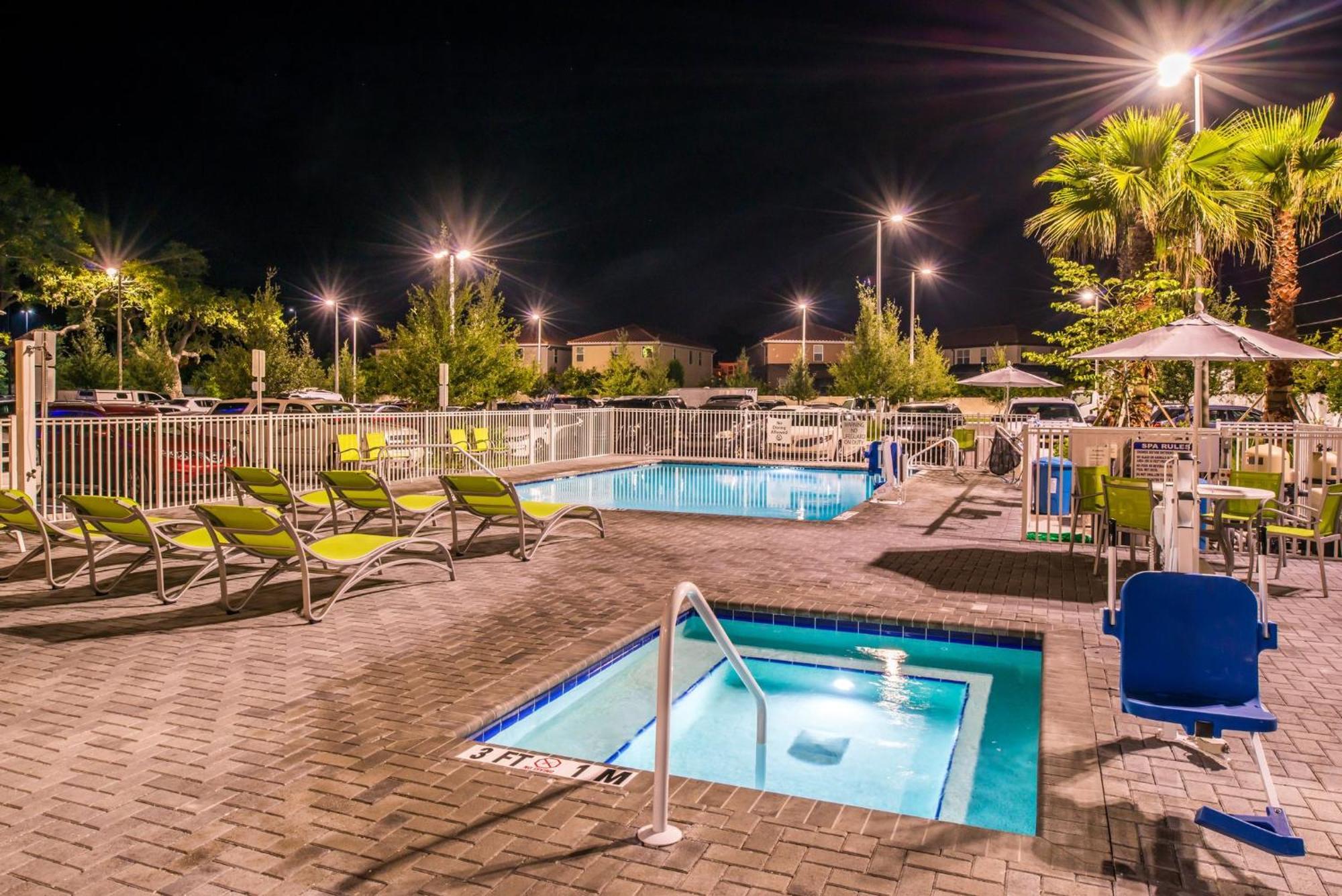 Holiday Inn Express & Suites - St. Petersburg - Madeira Beach, An Ihg Hotel Exterior foto