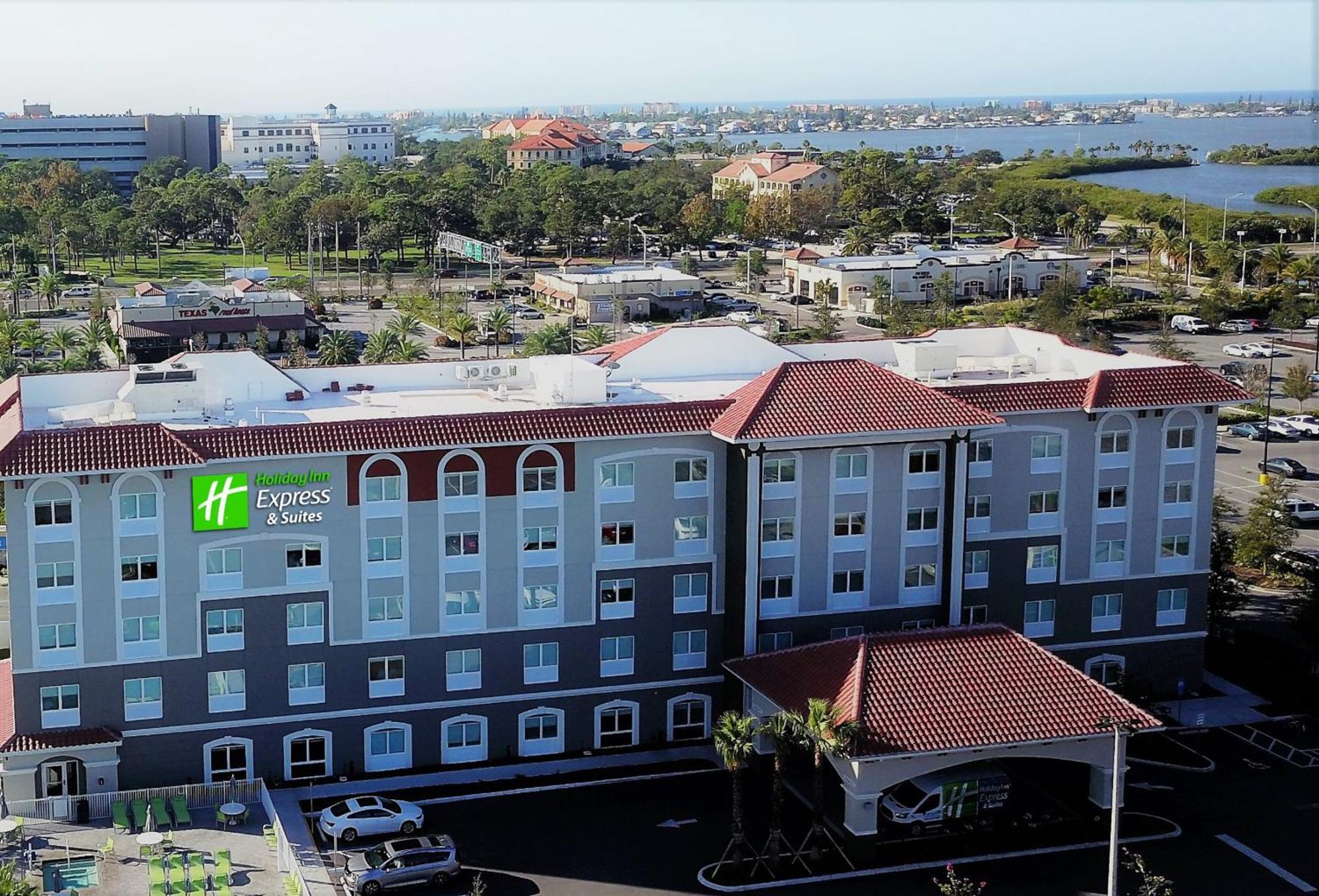 Holiday Inn Express & Suites - St. Petersburg - Madeira Beach, An Ihg Hotel Exterior foto